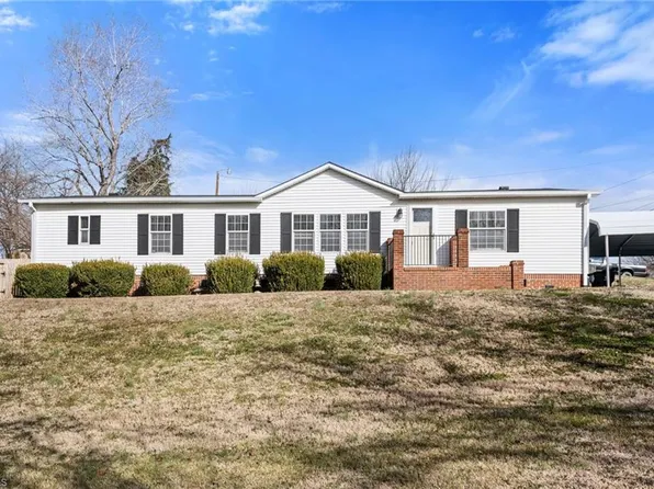 136 Pelham St, Haw River, NC 27258