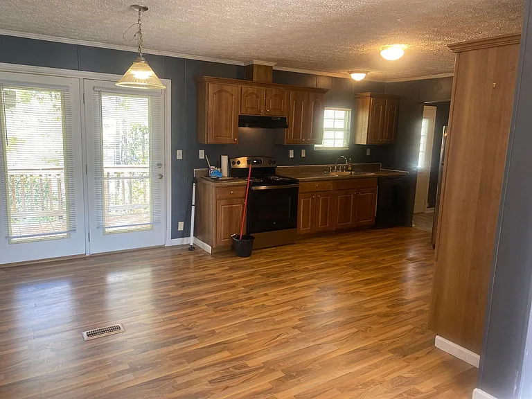 Thomas Field Rd SE — Photo 25