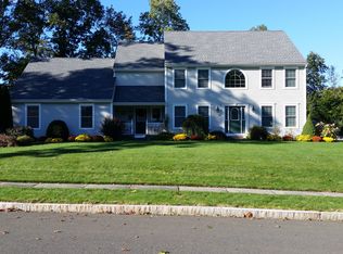 105 Round Hill Rd, Manchester, CT 06040