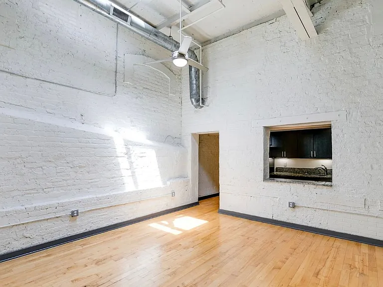 The Cameron Lofts — Photo 44