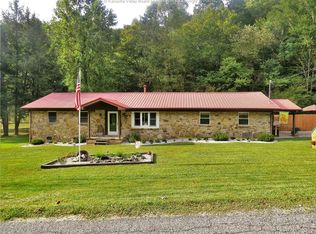 1645 Dog Fork Rd, Chapmanville, WV 25508