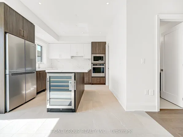 106 Grimsby Ln, Richmond Hill, ON L4S 1N3