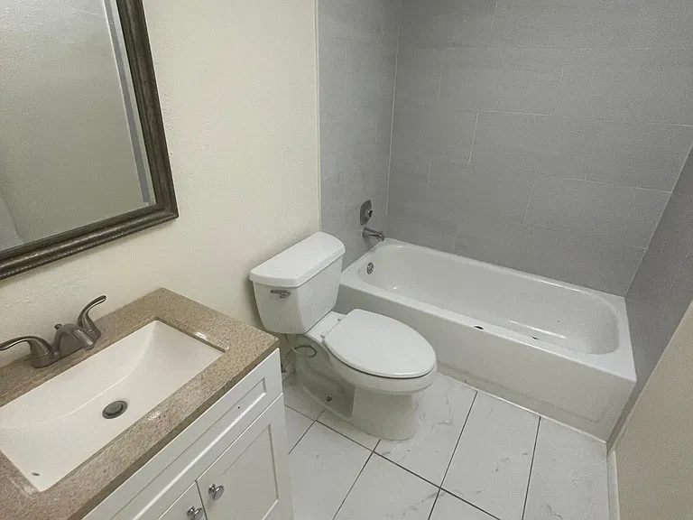 3300 Fox Chase Cir N #229 — Photo 18