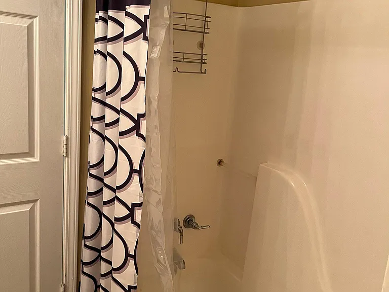 102 N Main St — Photo 16