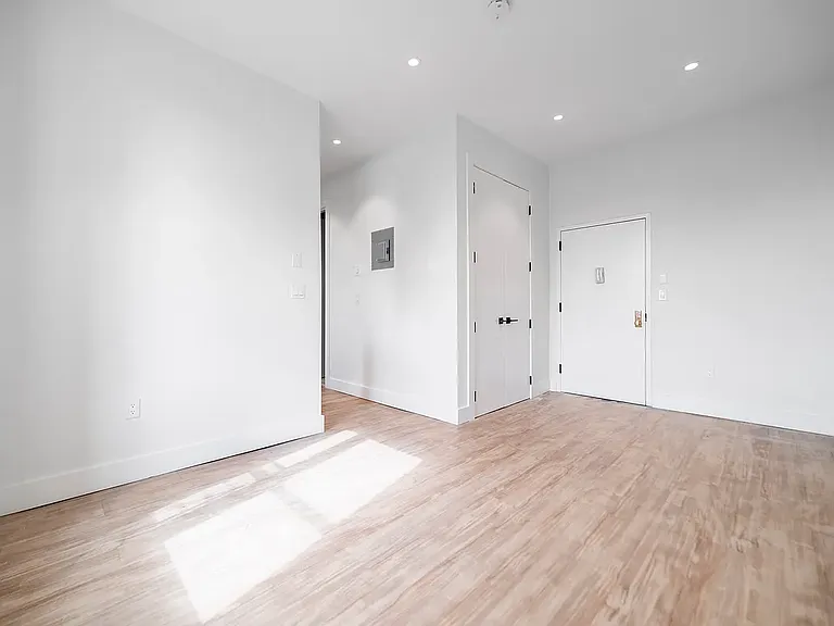781 Washington Ave #4B — Photo 6