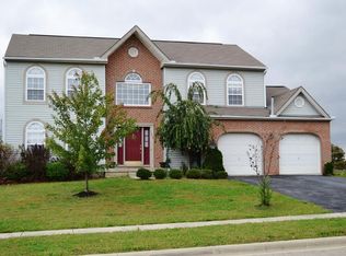 1008 Legacy Ln, Pataskala, OH 43062