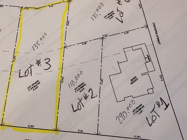 3 Empire St, Chicopee, MA 01013