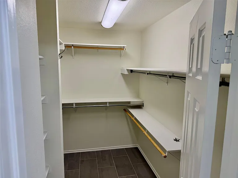 11210 Kingsgate Dr — Photo 19