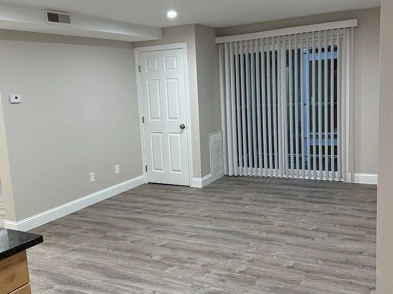 Pondsview Apartments — Photo 106
