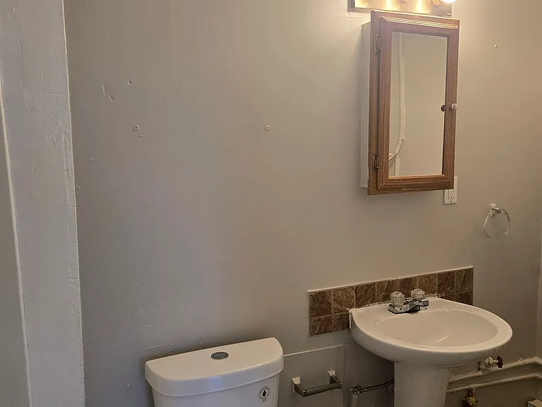 2550 Elyria Ave — Photo 51