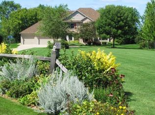 345 Lake Breeze Dr, CHILTON, WI 53014