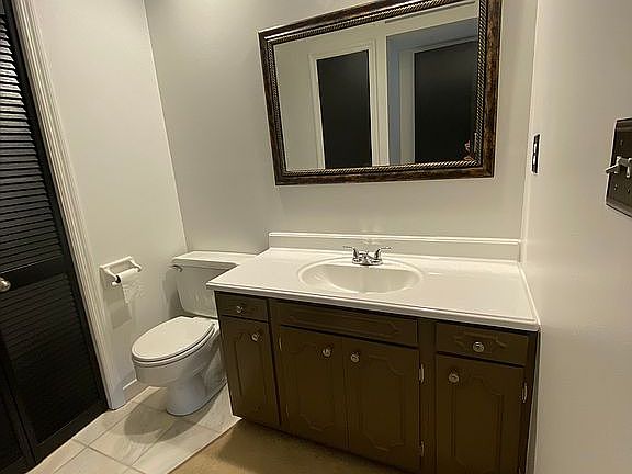 1394 - Downstairs Bathroom