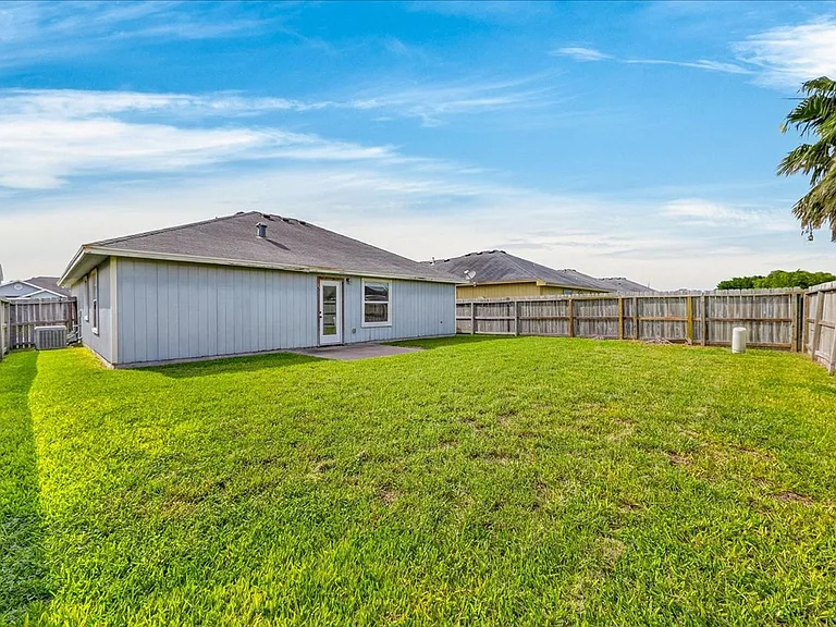 2314 Blue Star Dr — Photo 37