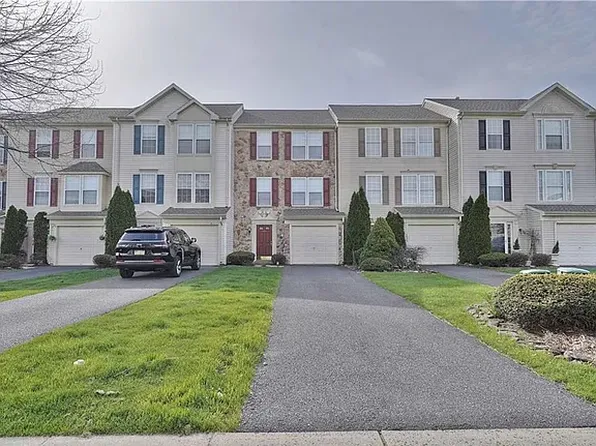 4122 Huckleberry Dr, Center Valley, PA 18034