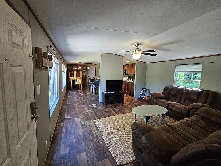 1724 Cashiers Valley Rd — Photo 3