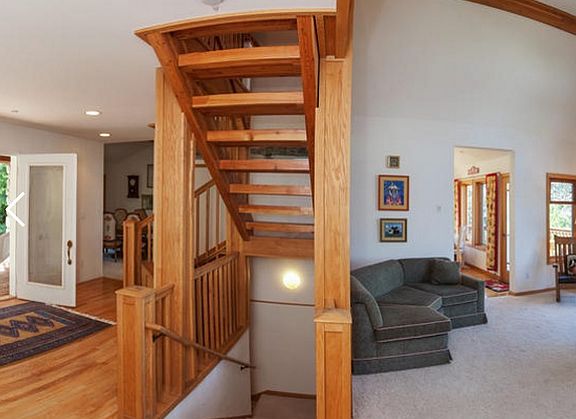 Access to 3rd Floor from Main Entry