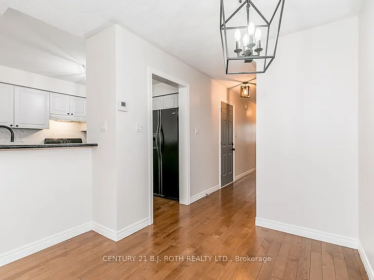 430 Mapleview Dr E #18 — Photo 9