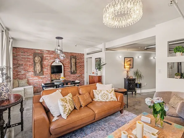 700 Church St APT 803, Nashville, TN 37203