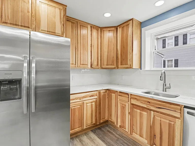 20 Walnut St — Photo 9