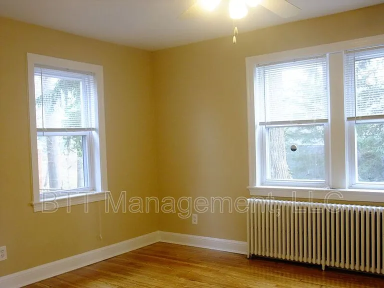 8405 Greenwood Ave #3 — Photo 11