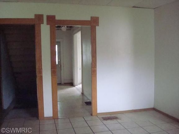 4th image of 301 N Kalamazoo St