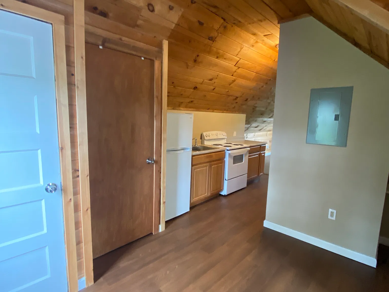 Studio, 700 sqft, $950 — Photo 2