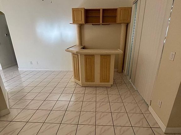 3rd image of 825 NW 132nd Ave