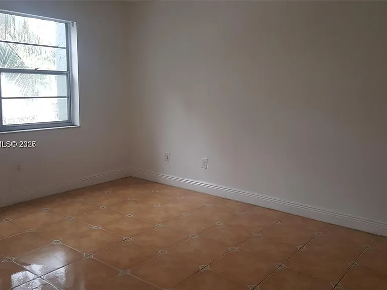 1610 Lenox Ave #203 — Photo 4