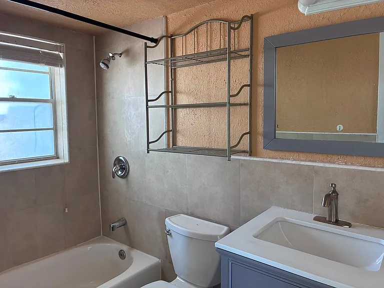 7620 Carlyle Ave #504 — Photo 4