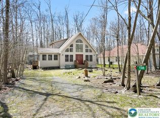 7148 Winnebago Dr, Pocono Lake, PA 18347