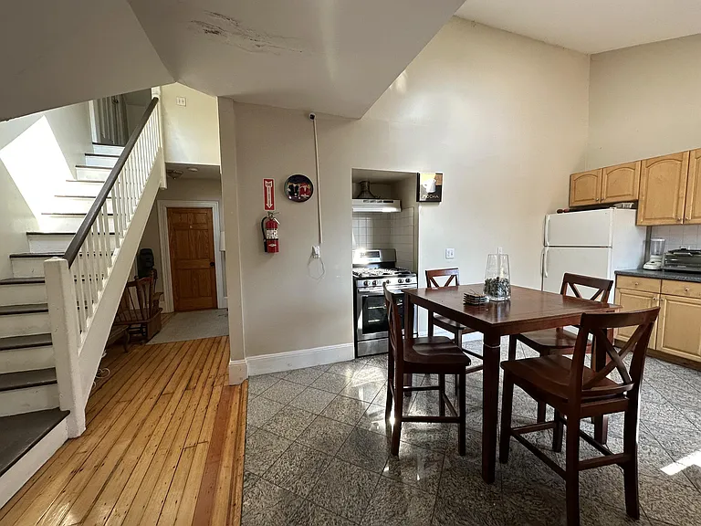 443 Hope St #4 — Photo 3