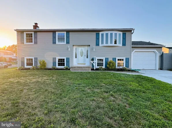 11 Antietam Dr, Laurel Springs, NJ 08021