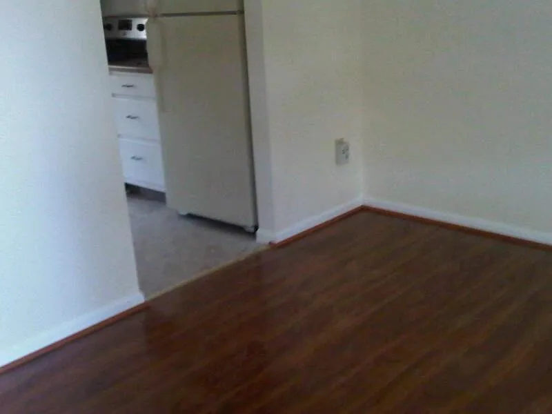 3 bed, 2.5 bath, 1300 sqft, $2,100 — Photo 3