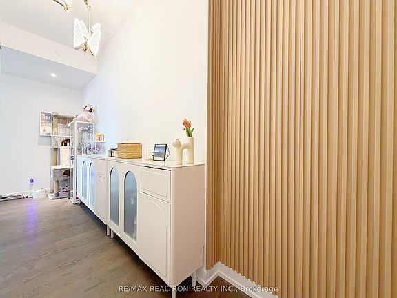 5th image of 488 University Ave #5007