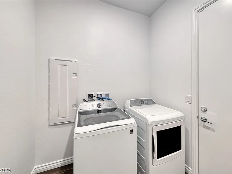968 Woodburn Ln — Photo 25