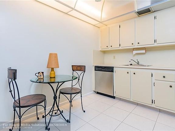 2nd image of 1805 Eleuthera Pt APT M3