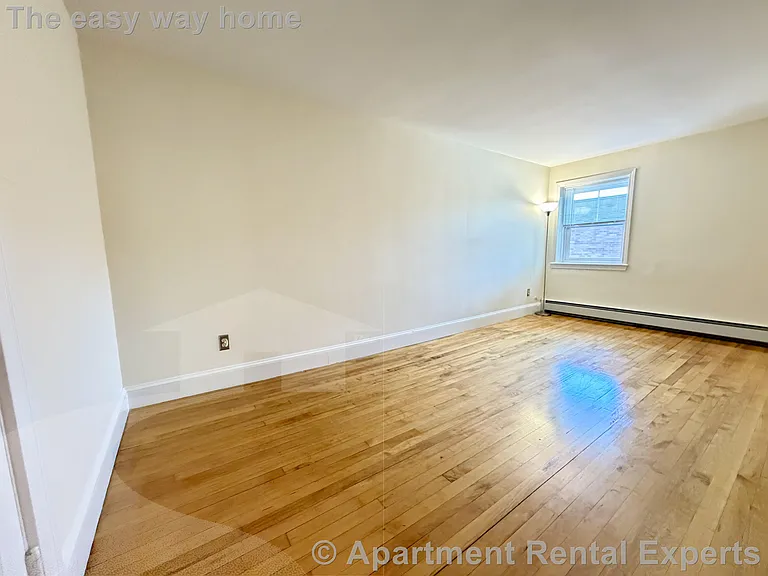1034 Cambridge St — Photo 10