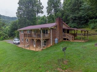 352 Joe Branch Rd, Whittier, NC 28789