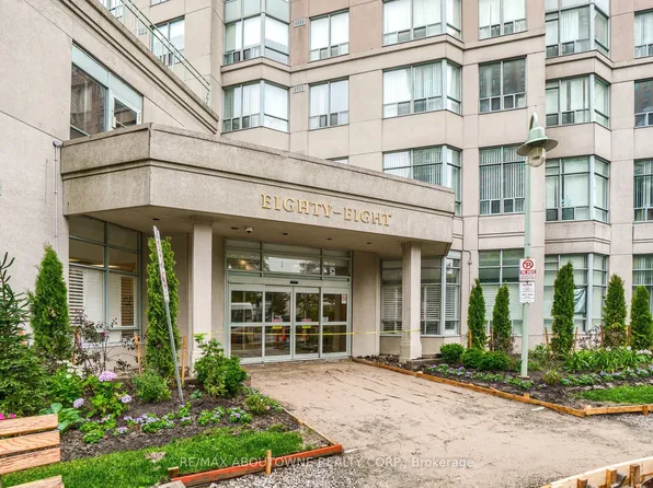 88 Corporate Dr #705, Toronto, ON M1H 3G6