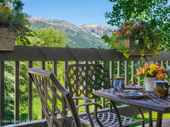 3950 N Pond Dr #12, Wilson, WY 83014