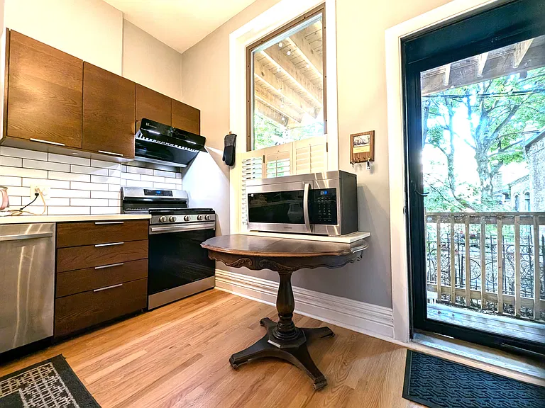 716 W Webster Ave #1W — Photo 8