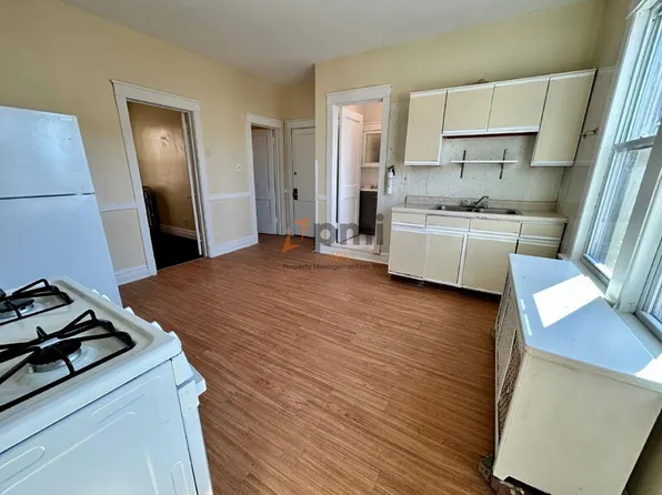 1500 W Fred St, Whiting, IN