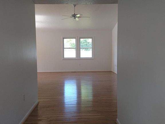 2nd image of 111 Orchard Dr #11