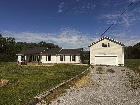 2nd image of 831 Philippi Rd