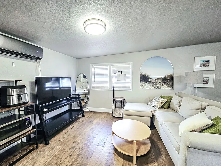2227 Washington Ave — Photo 5