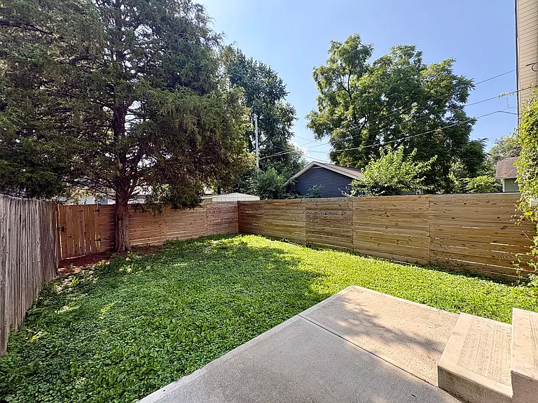 1027 Dawson St #1027 — Photo 3