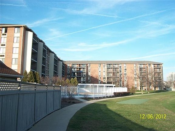 3rd image of 75 Kristin Cir APT 525