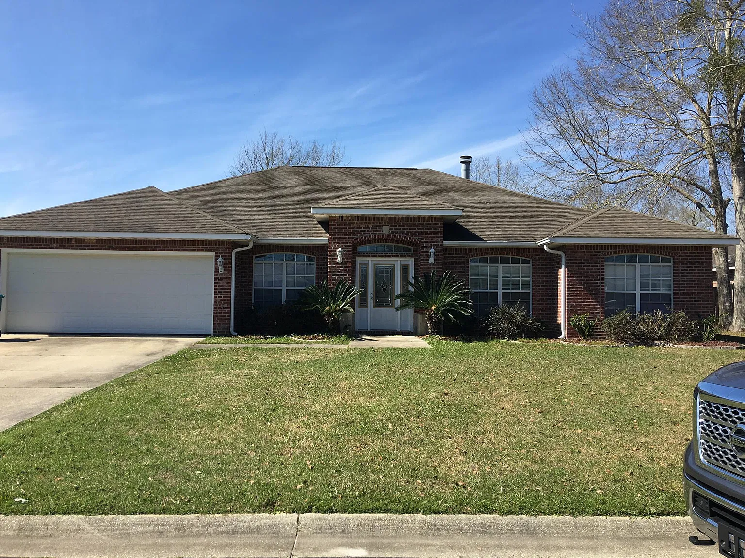 4 bed, 2751 sqft, $160 — Photo 1