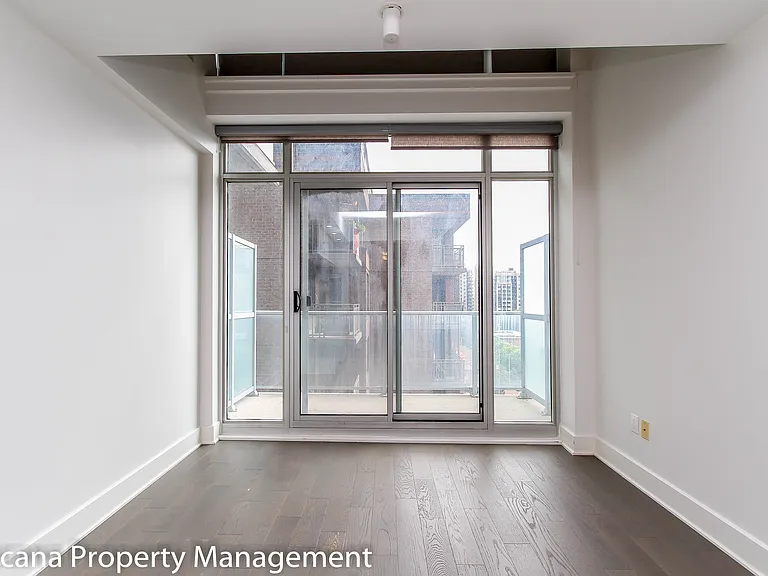 255 Bay St #1008 — Photo 11