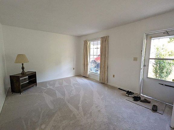5th image of 153 Estate Dr